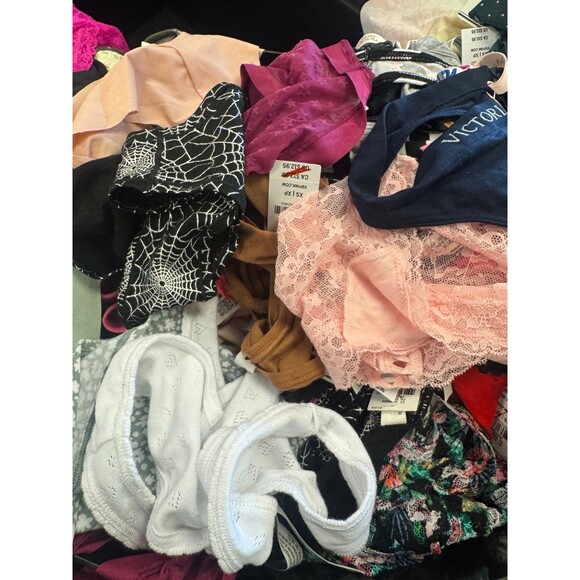 6 pair of Victoria’s Secret & Pink Panty bundle VS - Picture 1 of 5